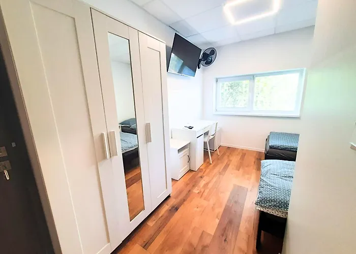 Dimael Hostel & Apartments